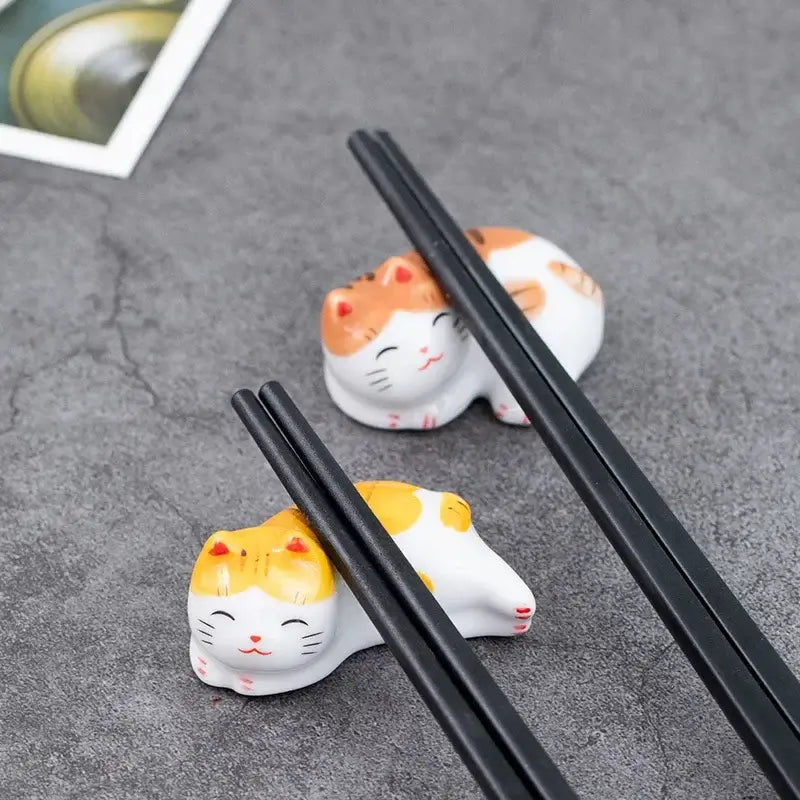 Ceramic Cute Cat Chopstick Holder Tableware Underglaze Restaurant Simple Oval Spoon Bracket Utensil for Kitchen Decoration Home