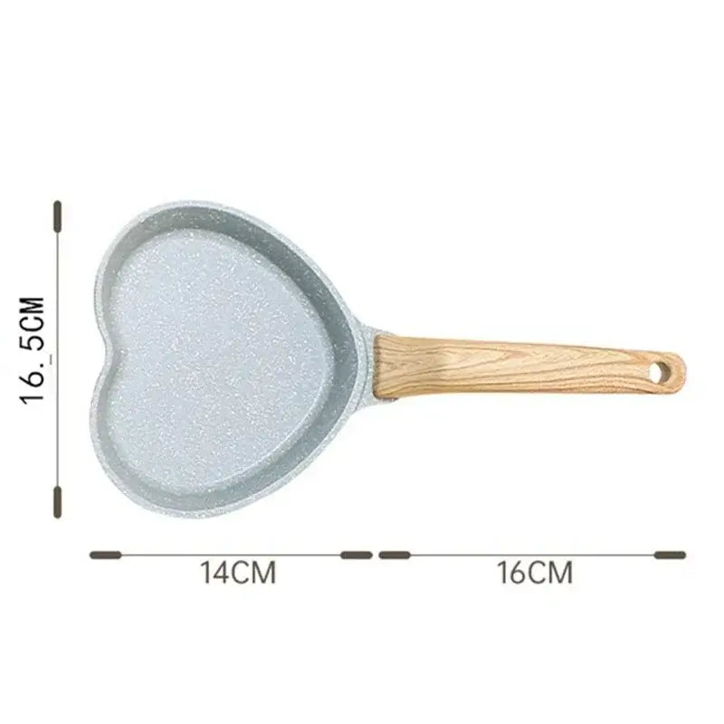 Creative Heart-Shaped Frying Pan with Wooden Handle Durable Nonstick Omelet Pancake Pan Cooking Pot Kitchen Cookware Accessories